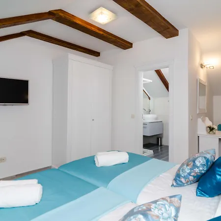 Pensión Sorgo Palace 4*