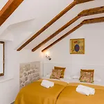 Sorgo Palace 4* 斯顿