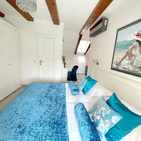 Sorgo Palace 4* סטון