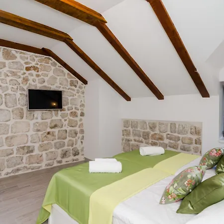 Sorgo Palace 4* Ston