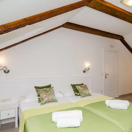 Sorgo Palace Guest house