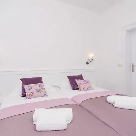 Sorgo Palace Guest house